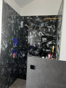 Dusche dunkel